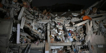 Venezuela Earthquake Death Toll Hits 164 As Rescuers Search For Survivors