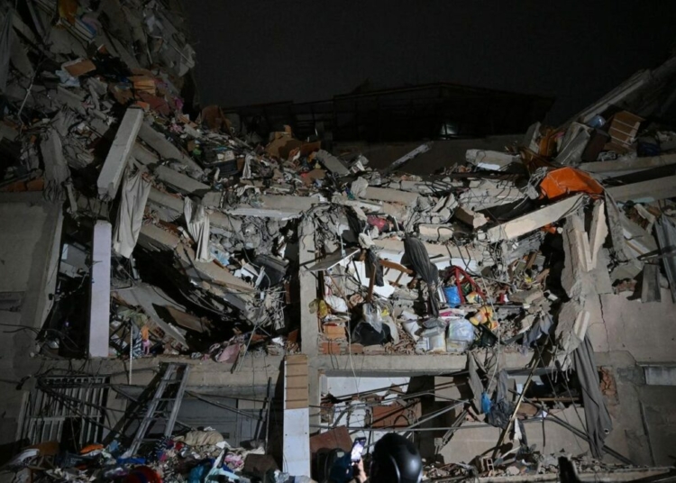 Venezuela Earthquake Death Toll Hits 164 As Rescuers Search For Survivors 1 0x0