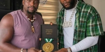 Burna Boy Visits VDM, Backs Fight For A Better Nigeria 2 Burna Boy Visits VDM, Backs Fight For A Better Nigeria