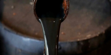 Oil Prices Slide to Pre‑war Levels As Hormuz Traffic Resumes