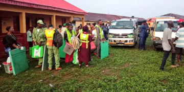 Ekiti Guber Poll: APC, ADC Supporters Clash Over Vote-Buying Allegations 2 Ekiti Guber Poll: APC, ADC Supporters Clash Over Vote-Buying Allegations