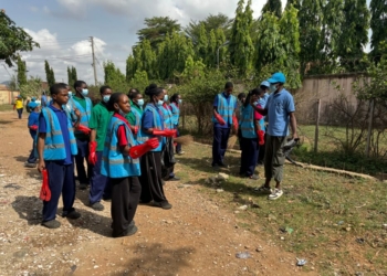 CSR: Premiere Academy Students Intensify Community Service With ‘Clean Up Lugbe’ Exercise