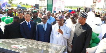 Akpabio Applauds Wike For Building New FCT Road With CCECC