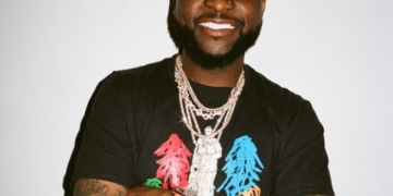 Davido Surprises Loyal Supporter With ₦15 Million