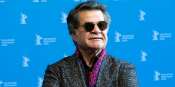 Oscar-Nominated Director Jafar Panahi Jailed In Iran, Banned From Travel 3 Oscar-Nominated Director Jafar Panahi Jailed In Iran, Banned From Travel
