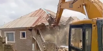 Adelabu: Controversy Trails Demolition Of Kidnappers' Hideout 3 Adelabu: Controversy Trails Demolition Of Kidnappers’ Hideout