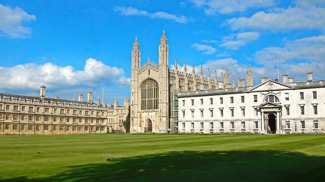 Kings College London