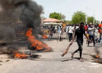 Mob Sets 2 Suspected Motorcycle Thieves Ablaze In Plateau