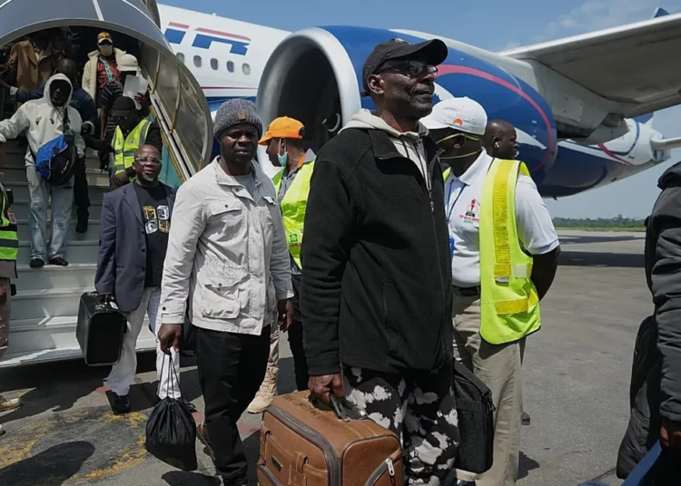 FG Plans More Flights As 262 Nigerians Return From South Africa 1 Nigerians Return From South Africa