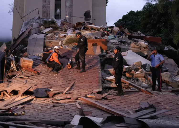 Venezuela Twin Earthquakes:50,000 Reported Missing, 235 Confirmed Dead 1 People and rescuers work on the debris of a collapsed building after a magnitude 7.2 earthquake struck Venezuela 2 062626 87a4ec68c3d8412fa2053f9926f30481 1 1