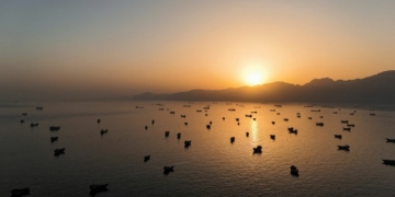 Ship Traffic Through Strait Of Hormuz Rising 'Very Meaningfully' - US Secretary 2 Ship Traffic Through Strait Of Hormuz Rising ‘Very Meaningfully’ – US Secretary