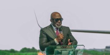 Boeing 737-800NG Aircraft Unveiled: Chinua Achebe, Obi Of Onitsha Honoured 3 Boeing 737-800NG Aircraft Unveiled: Chinua Achebe, Obi Of Onitsha Honoured