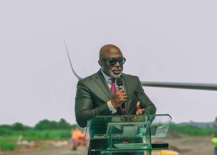 Boeing 737-800NG Aircraft Unveiled: Chinua Achebe, Obi Of Onitsha Honoured 1 Unite Nigeria