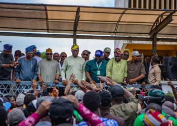PICTORIAL: Makinde Meets Protesting NUT, NANS, NLC Members, Assures Safe Return Of Abducted Pupils, Teachers