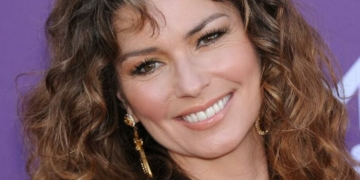 Shania Twain Producing Her Extraordinary Life Story As It Heads To The Big Screen