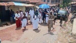 PICTORIAL: Ogun Traditionalists Stage Processsion, Demand Safe Release Of Kidnapped Oyo Schoolchildren In 7 Days