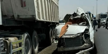 7 Killed, 9 Injured After Minibus Rams Into Stationary Truck on Dubai's Emirates Road 2 7 Killed, 9 Injured After Minibus Rams Into Stationary Truck on Dubai’s Emirates Road