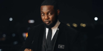 AY Faces Personal Criticism After Speaking Out On Governance Issues