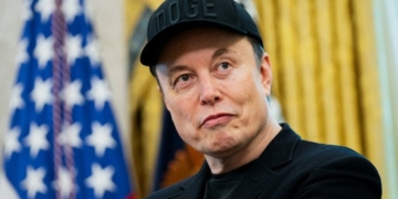 Elon Musk Becomes World's First Trillionaire 2 Elon Musk Becomes World’s First Trillionaire