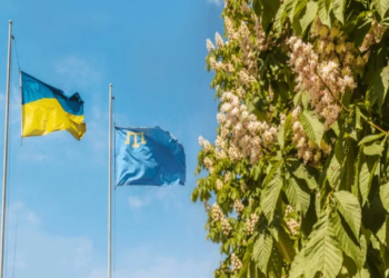 Ukraine Marks Crimean Tatar Flag Day, Condemns Historical Persecution, Russian Occupation