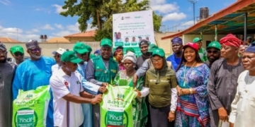 Federal Govt Distributes Fertiliser To 5,040 Ekiti Farmers