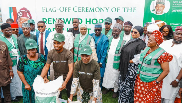 Federal Govt Flags Off Distribution Of Fertiliser To Farmers Nationwide 1 fertilizer distribution