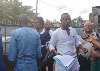 Impeachment Threat: 10 Injured As Hoodlums Disrupt Councillors’ Meeting In Akwa Ibom