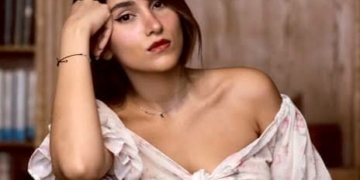 Iranian Singer Parastoo Sentenced To 74 Lashes For Singing Online Without Hijab  ‎