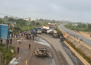 Six Die, 8 Rescued As Tanker Crash Causes Fire, Gridlock On Lagos–Ibadan Expressway