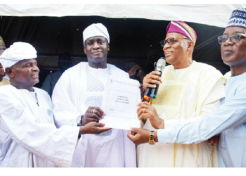 Kwara APC Elders, Stakeholders Rejoice As Guber Candidate Danladi- Salihu Receives INEC Nomination Form