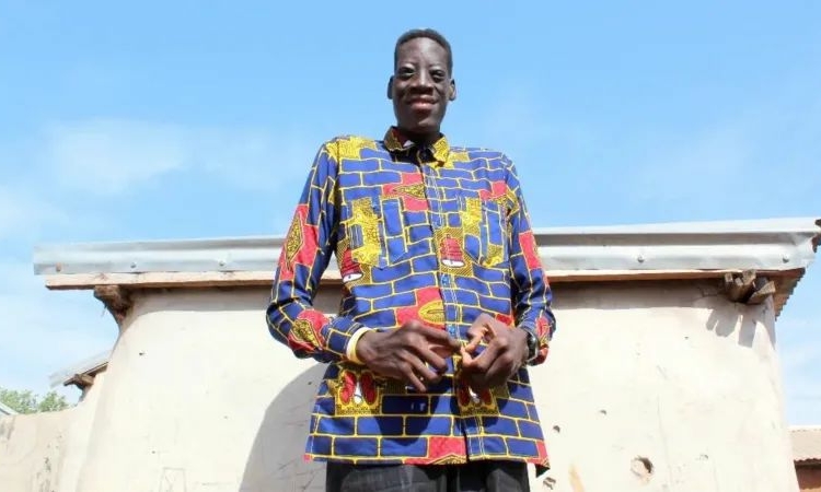 Ghana’s Tallest Man Awuche, Dies At 33 1 Ghana’s Tallest Man Awuche, Dies At 33