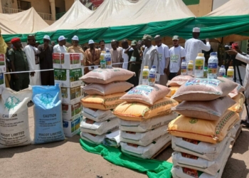 FG Distributes Fertilisers, Farm Inputs To 5,600 Gombe Farmers