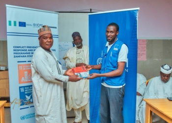 Zamfara District Heads Laud IOM Over 120 Android Phones Distribution