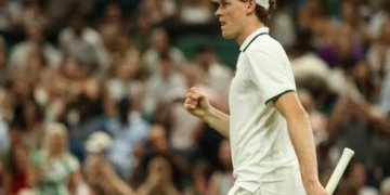 Sinner Sweeps Djokovic In Straight Sets To Reach Wimbledon Final 2 Sinner Sweeps Djokovic In Straight Sets To Reach Wimbledon Final