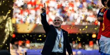 We Have Grown Together - Spain World Cup Winning Coach, de la Fuente 2 We Have Grown Together – Spain World Cup Winning Coach, de la Fuente