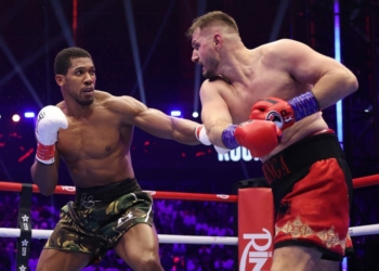 Joshua Survives Two Knockdowns to Stop Prenga, Sets Up Fury Blockbuster