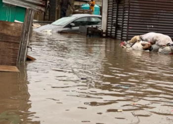 Lagos Flooding Triggers Power Outages as TCN Shuts Down Oworonshoki Substation