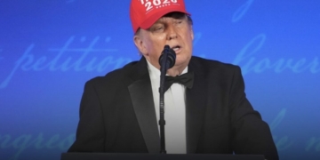 Trump Jokes About Seeking 3rd Term, Unveils ‘Trump 2028’ Cap At White House Dinner 2 Trump Jokes About Seeking 3rd Term, Unveils ‘Trump 2028’ Cap At White House Dinner