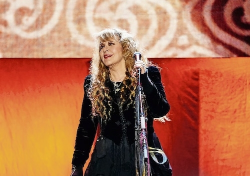 Stevie Nicks Delivers Surprise Performance at Taylor Swift and Travis Kelce’s Wedding 1 IMG 3343