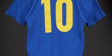 Pele’s Historic World Cup Final Jersey Sells For $4.9 Million At US Auction