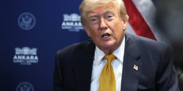 𝗨.𝗦. To 𝗖𝗼𝗻𝘁𝗿𝗼𝗹 𝗦𝘁𝗿𝗮𝗶𝘁 𝗢𝗳 𝗛𝗼𝗿𝗺𝘂𝘇, Impose 𝟮𝟬% 𝗖𝗮𝗿𝗴𝗼 𝗙𝗲e -Trump