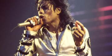 Michael Jackson Returns To No. 1 In UK, Dominates Multiple Music Charts