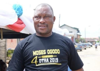 Oborevwori Stops Emotional Delta Commissioner From Kneeling During Swearing-In
