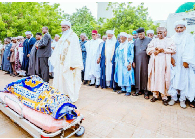 The Janai’za (funeral rites) for former Minister of Finance and Sardauna of Sokoto, Alhaji Abubakar Alhaji, attended by Vice President Kashim Shettima and other dignitaries in Sokoto, yesterday. PHOTO: STATE HOUSE