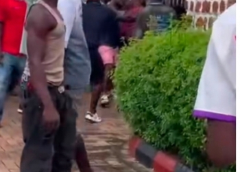 JUST-IN: Protesters Storm Och’Idoma Palace With Corpses As Gunmen Kill 10 In Benue