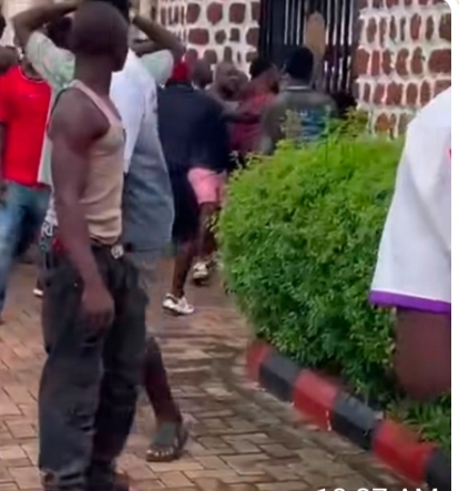 JUST-IN: Protesters Storm Och'Idoma Palace With Corpses As Gunmen Kill 10 In Benue 1 Screenshot 20260712 103856 1 2