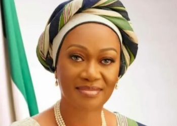 ‎First Lady Gives 1,800 Bags Of Rice To Ondo Vulnerable Residents  ‎