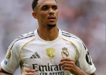Mourinho To Demand Defensive Discipline From Alexander-Arnold, Gallas Warns