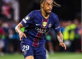 Carragher Urges Liverpool To Prioritise Natural Salah Successor Over Barcola Move