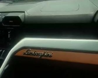 Urus Benson 2